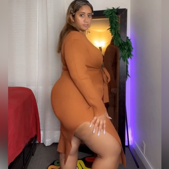 Long Sleeve Dress - Picture 2 of 3